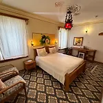 فندق Eski 4*