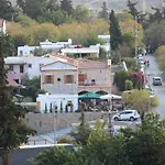 Eski فندق داتْشا